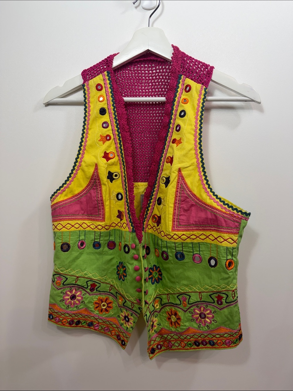Double D Ranch colorful embroidered vest size small.